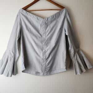 Umgee NWT Off the Shoulder Long Bell Sleeves Button Front Size Medium